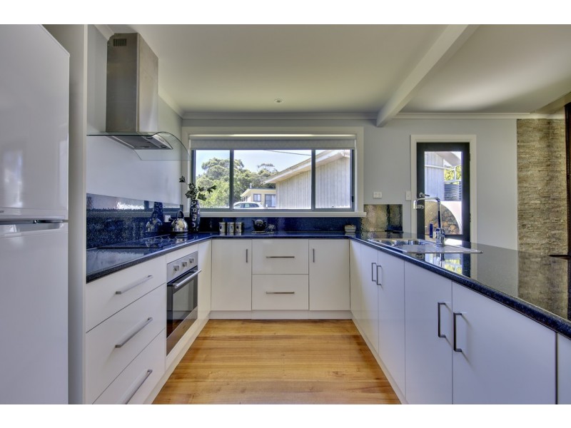 8 Reserve Road, Coles Bay TAS 7215