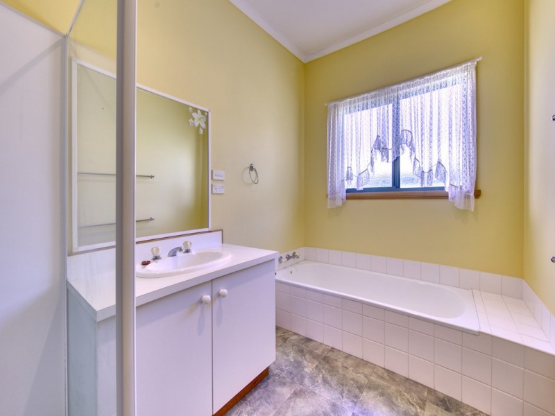2 Banksia Street, Bicheno TAS 7215