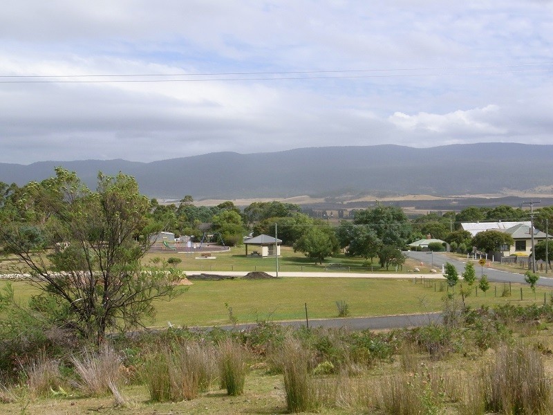 1 Lennox Street, Cornwall TAS 7215