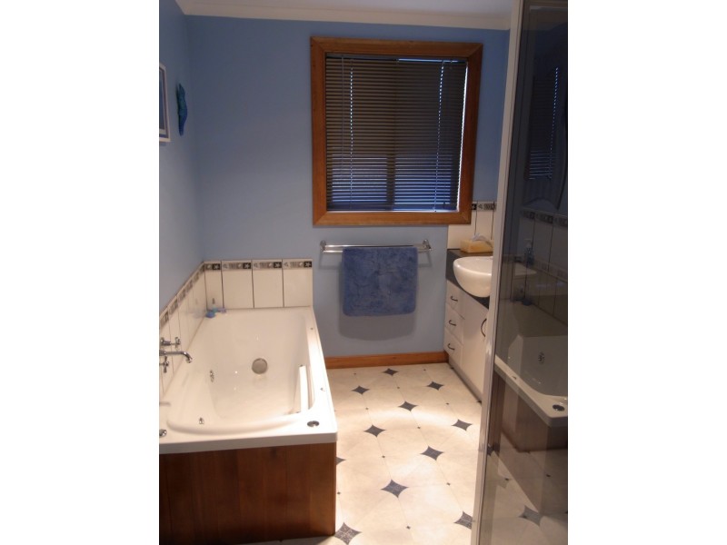 42 Hazards View Drive, Coles Bay TAS 7215