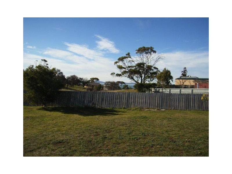 8 Meredith Court, Swansea TAS 7190