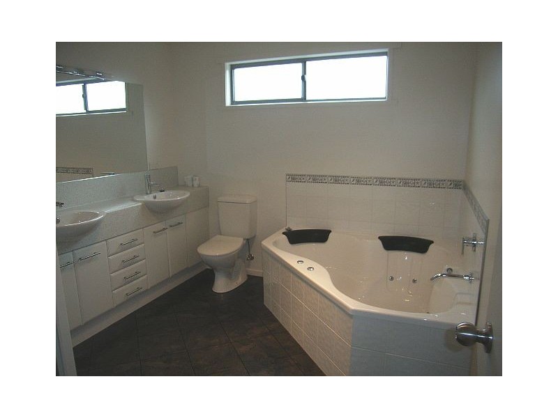 Unit 1-20 Meredith Court, Swansea TAS 7190