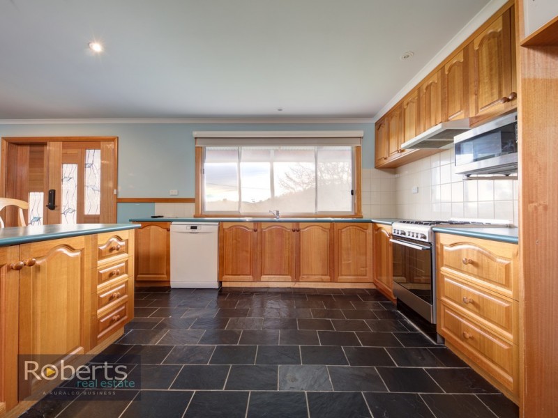 22 Freycinet Drive, Coles Bay TAS 7215