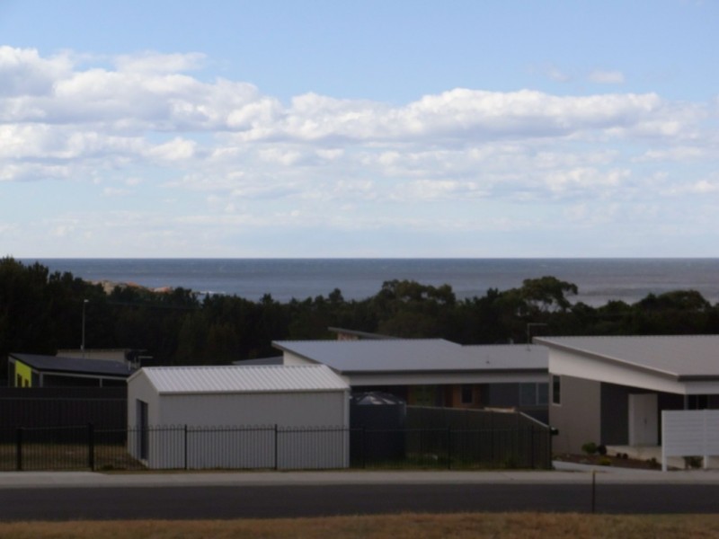 16 Wallace Avenue, Bicheno TAS 7215
