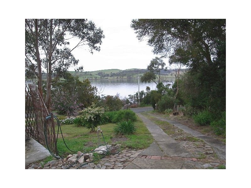 76 Barton Ave, Triabunna TAS 7190