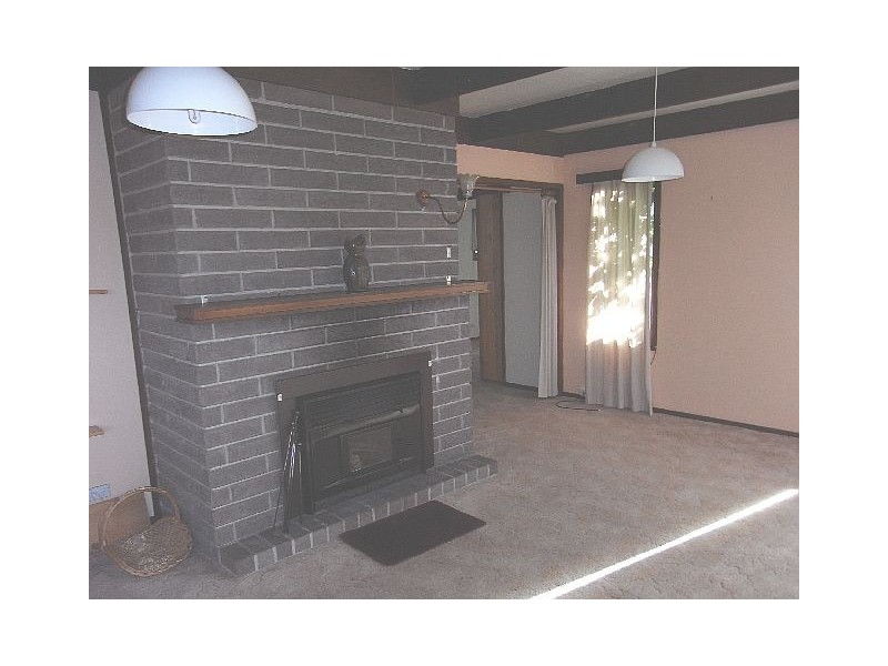 76 Barton Ave, Triabunna TAS 7190