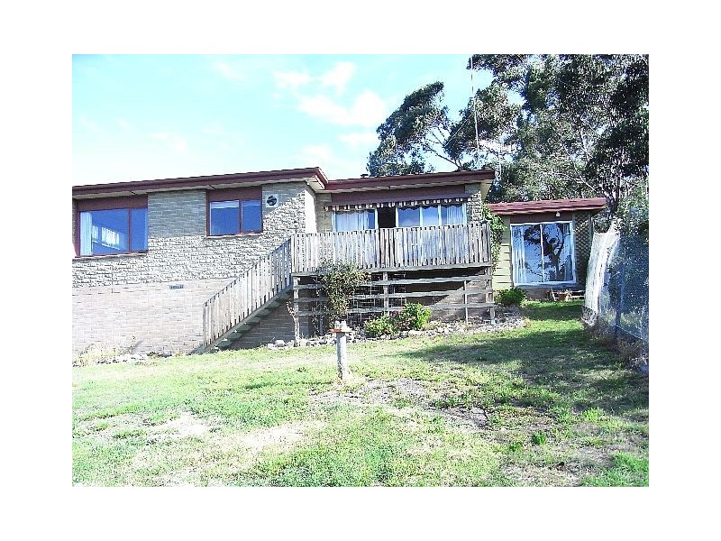 76 Barton Ave, Triabunna TAS 7190