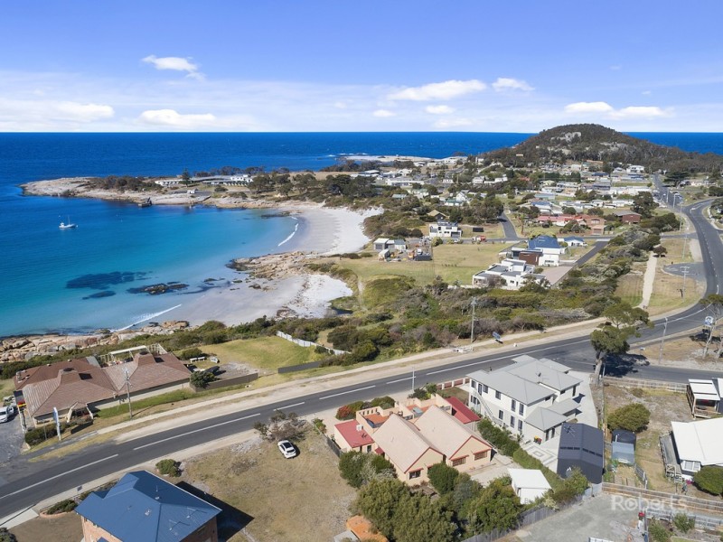 2/2 Tasman Highway, Bicheno TAS 7215