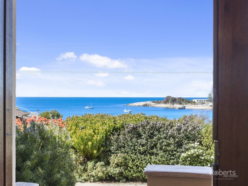 2/2 Tasman Highway, Bicheno TAS 7215