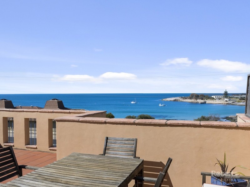 2/2 Tasman Highway, Bicheno TAS 7215