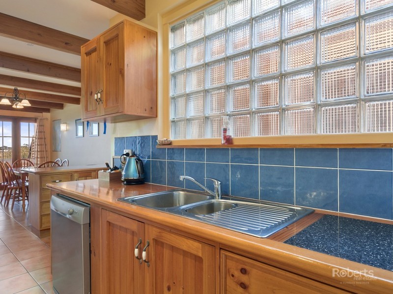 2/2 Tasman Highway, Bicheno TAS 7215