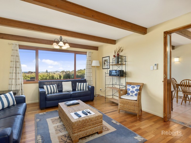 2/2 Tasman Highway, Bicheno TAS 7215