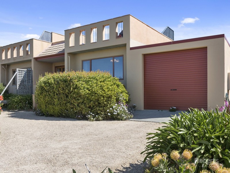 2/2 Tasman Highway, Bicheno TAS 7215