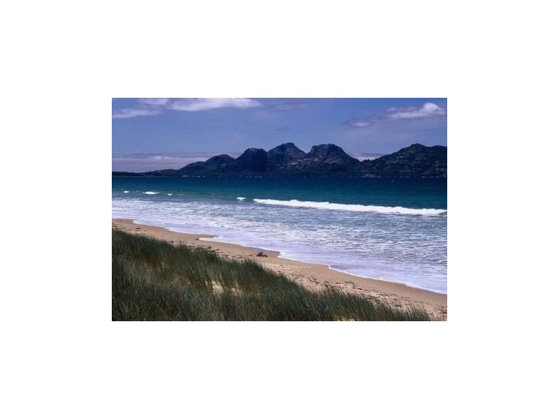 860 Dolphin Sands Rd, Swansea TAS 7190