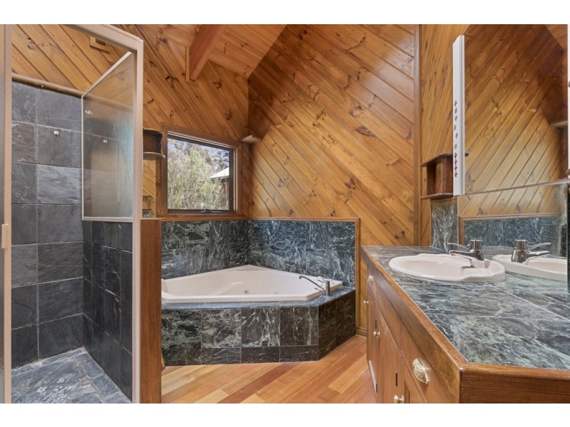 17498 Tasman Highway, Bicheno TAS 7215