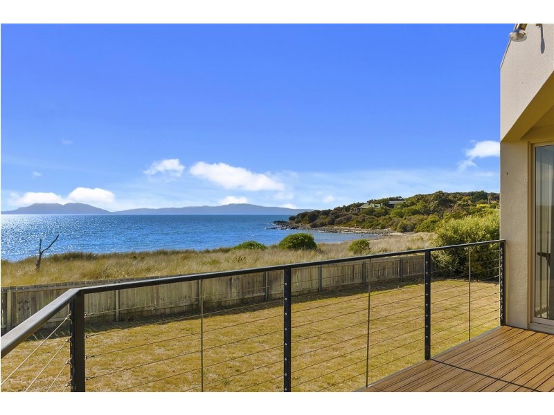 1/11 Aqua Sands Drive, Swansea TAS 7190
