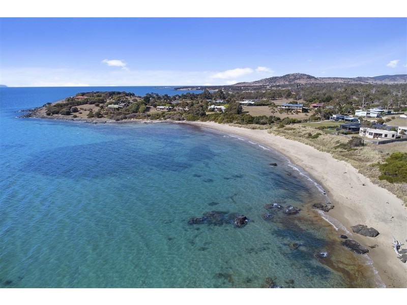 1/11 Aqua Sands Drive, Swansea TAS 7190