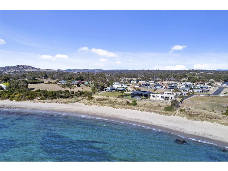 1/11 Aqua Sands Drive, Swansea TAS 7190