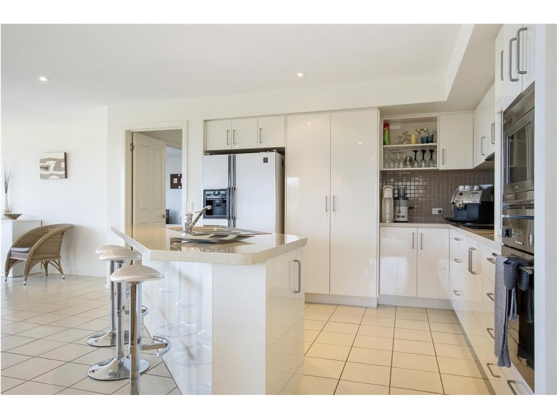 1/11 Aqua Sands Drive, Swansea TAS 7190