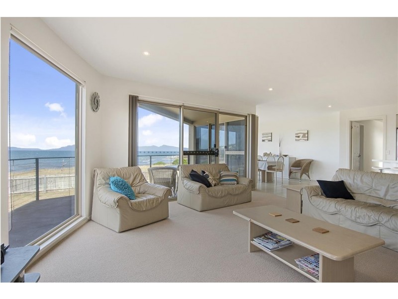 1/11 Aqua Sands Drive, Swansea TAS 7190