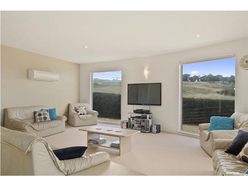 1/11 Aqua Sands Drive, Swansea TAS 7190
