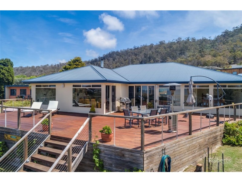 126 Tasman Highway, Bicheno TAS 7215