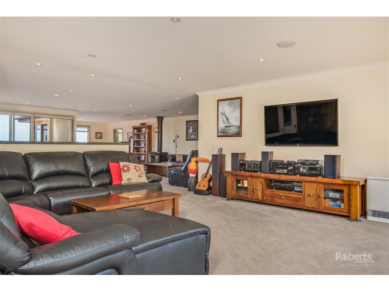 126 Tasman Highway, Bicheno TAS 7215