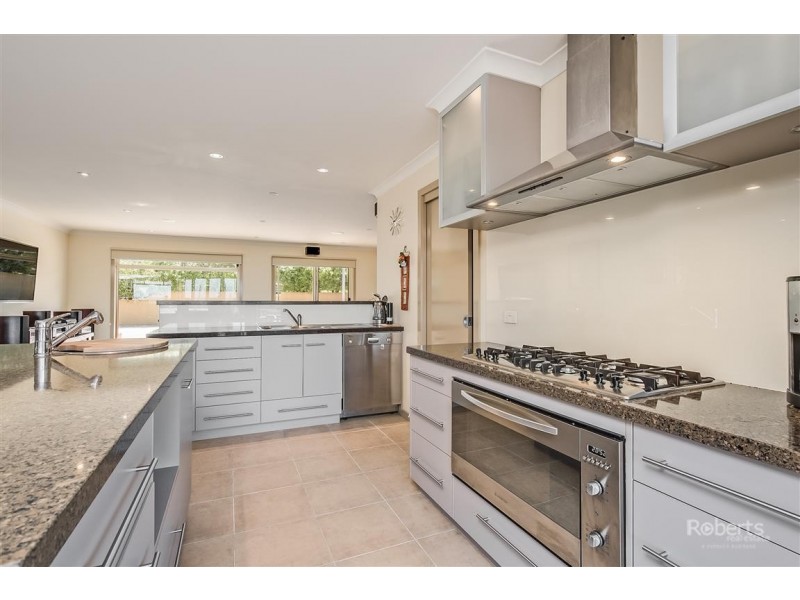 126 Tasman Highway, Bicheno TAS 7215