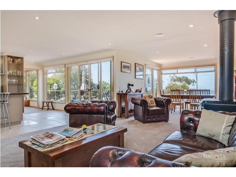 126 Tasman Highway, Bicheno TAS 7215