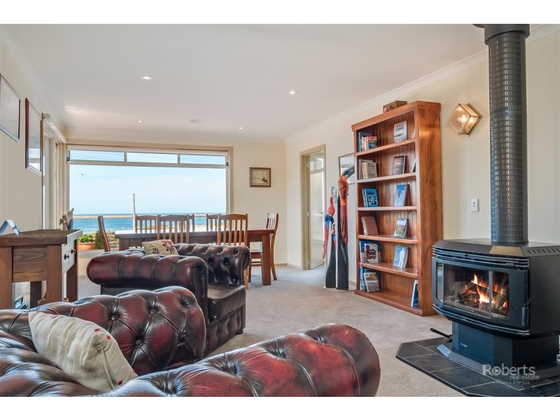 126 Tasman Highway, Bicheno TAS 7215