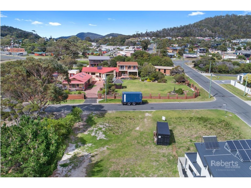 16 Chadwin Avenue, Bicheno TAS 7215