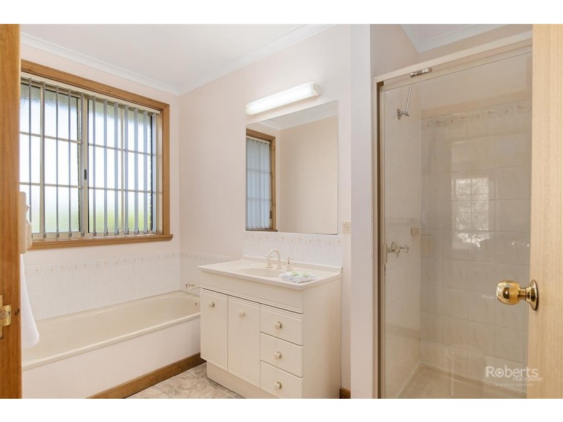 1 and 2/1 Bradley Drive, Coles Bay TAS 7215