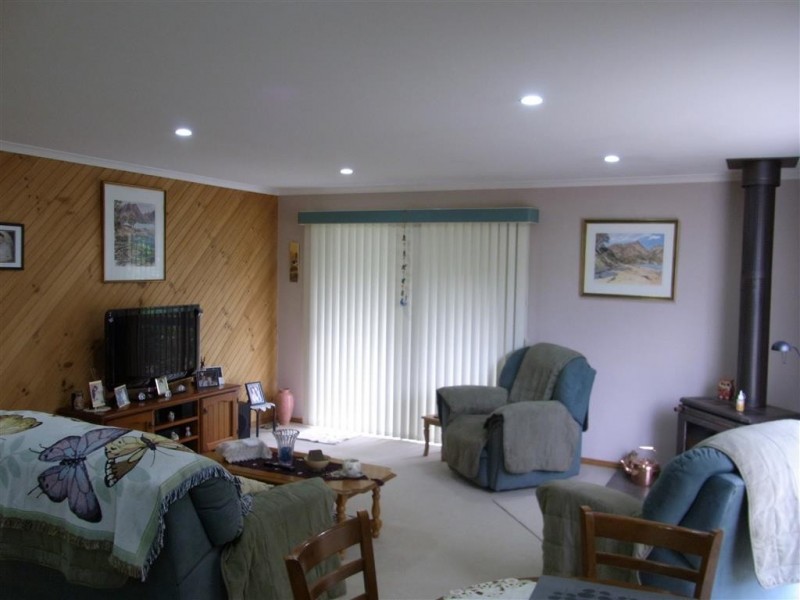 9 Hazards View Drive, Coles Bay TAS 7215