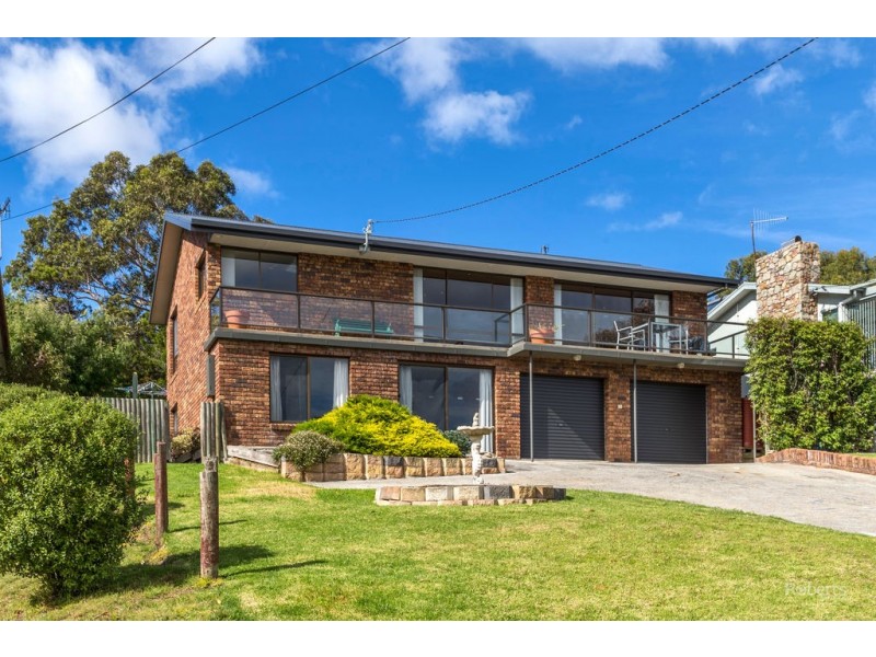 18 Highcrest Avenue, Binalong Bay TAS 7216