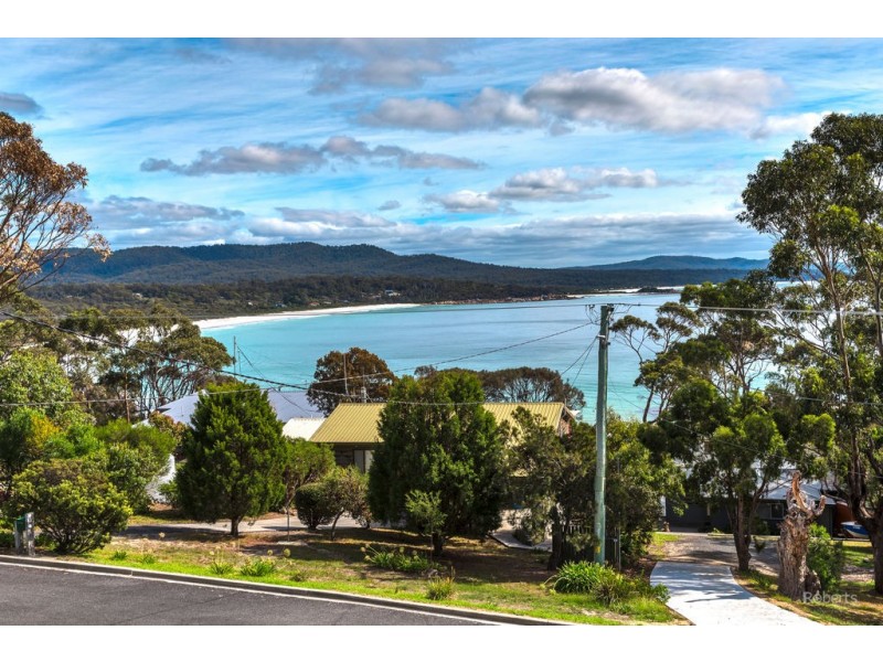 18 Highcrest Avenue, Binalong Bay TAS 7216