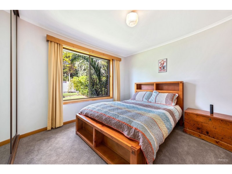 18 Highcrest Avenue, Binalong Bay TAS 7216