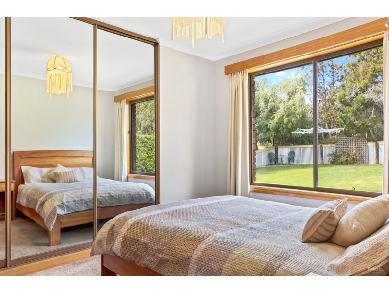 18 Highcrest Avenue, Binalong Bay TAS 7216