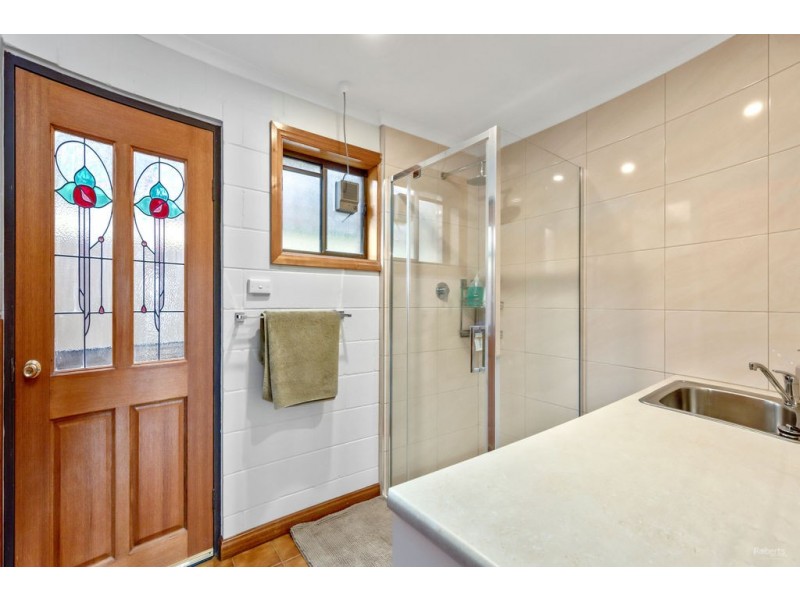 18 Highcrest Avenue, Binalong Bay TAS 7216