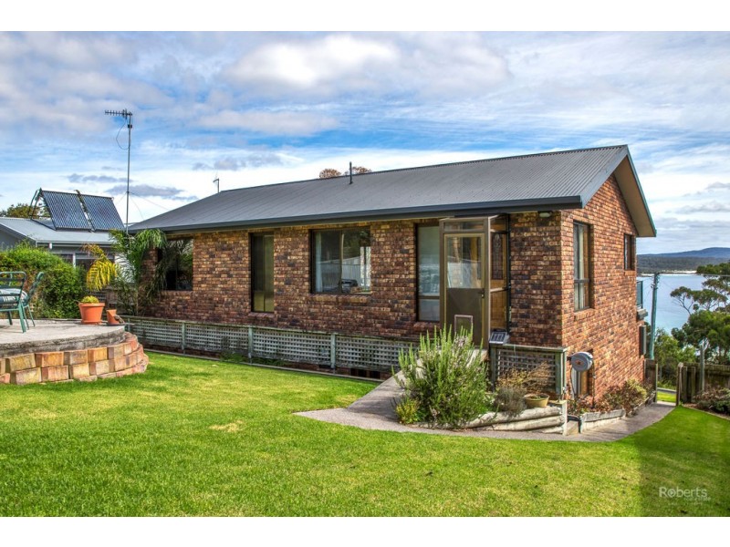 18 Highcrest Avenue, Binalong Bay TAS 7216