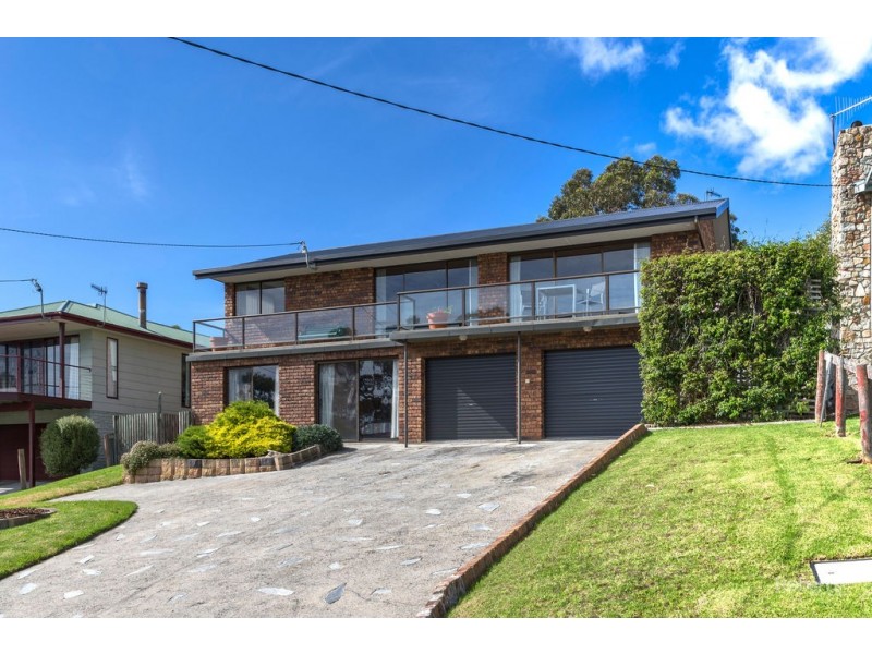18 Highcrest Avenue, Binalong Bay TAS 7216