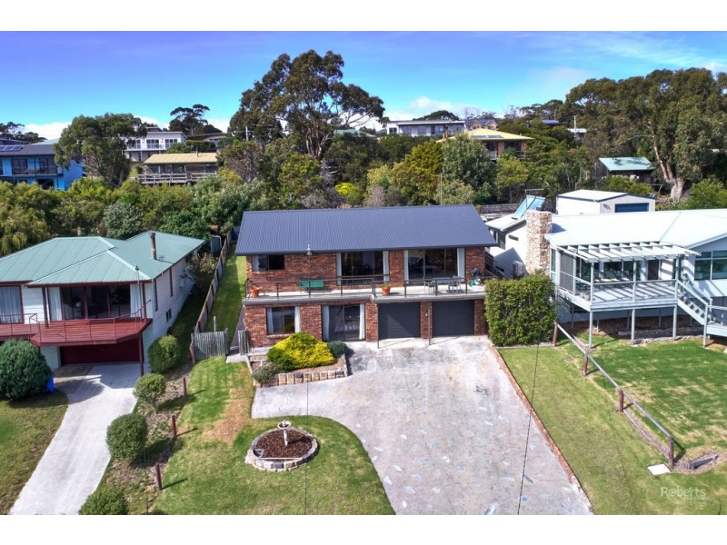 18 Highcrest Avenue, Binalong Bay TAS 7216