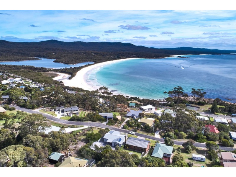 18 Highcrest Avenue, Binalong Bay TAS 7216