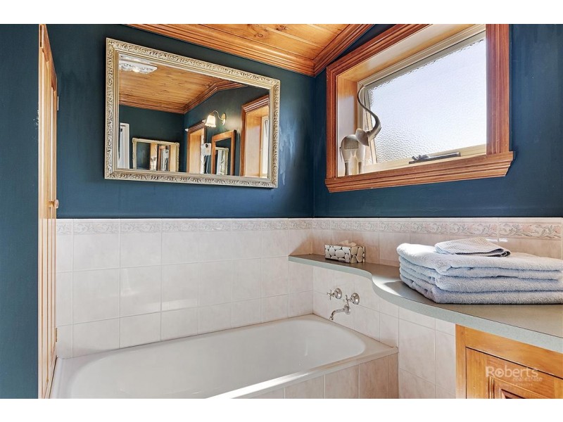 20 Tasman Highway, Bicheno TAS 7215