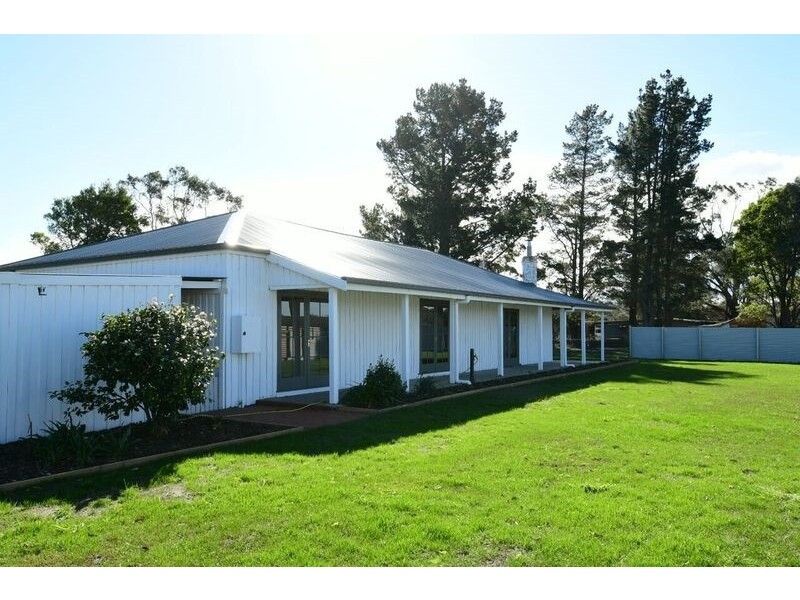 17269 Tasman Highway (Lilla Villa), Bicheno TAS 7215
