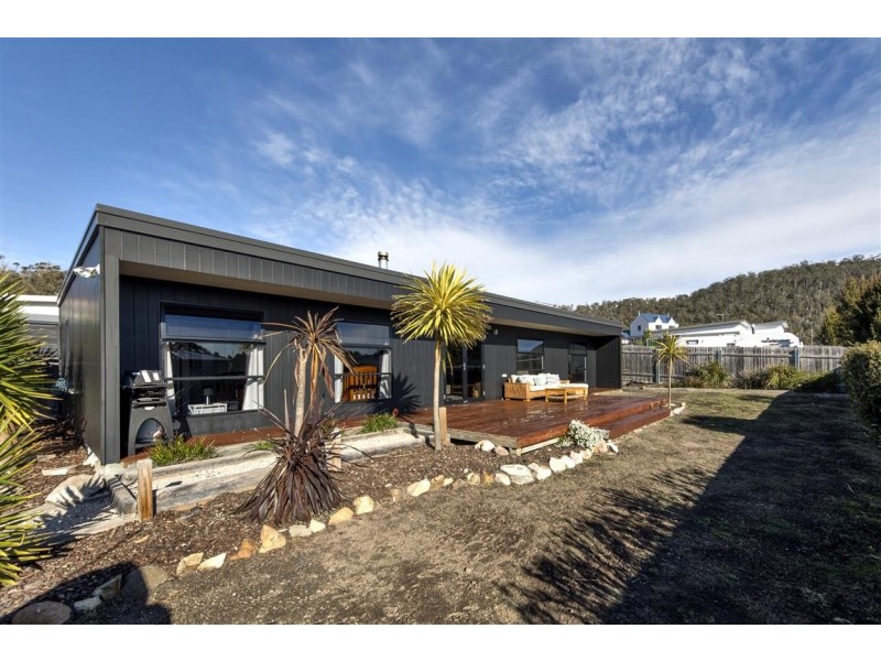 6 Rose Street, Bicheno TAS 7215