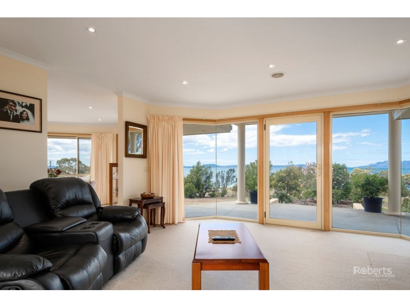 8 Gordon Street, Swansea TAS 7190