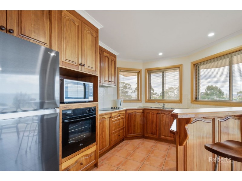 8 Gordon Street, Swansea TAS 7190