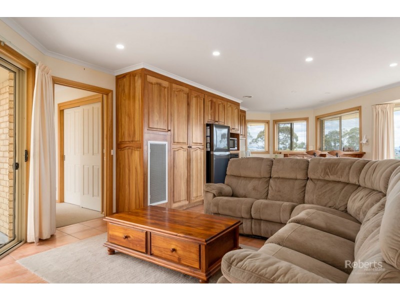 8 Gordon Street, Swansea TAS 7190