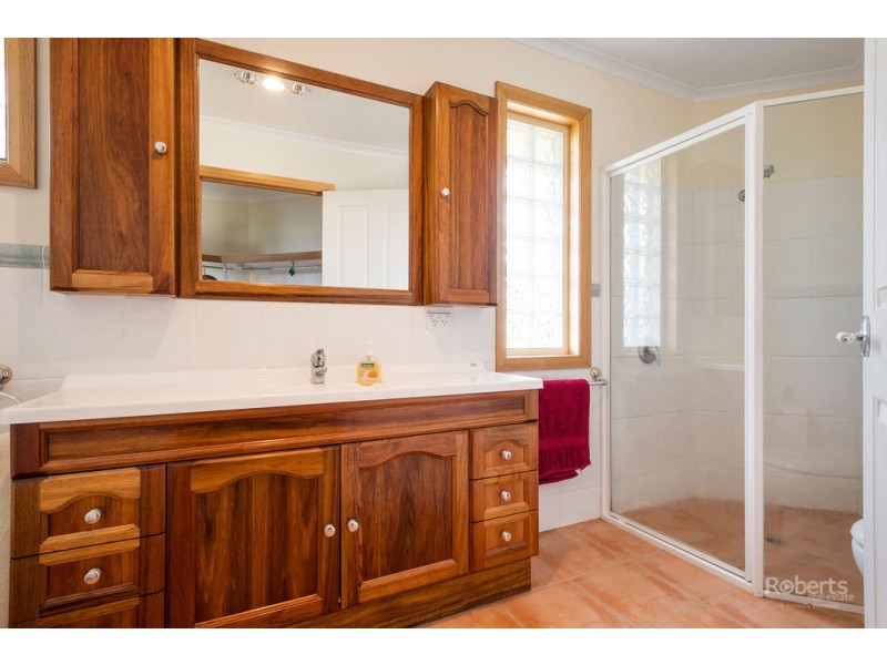 8 Gordon Street, Swansea TAS 7190