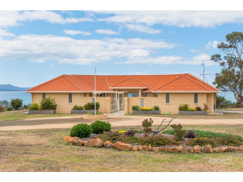 8 Gordon Street, Swansea TAS 7190